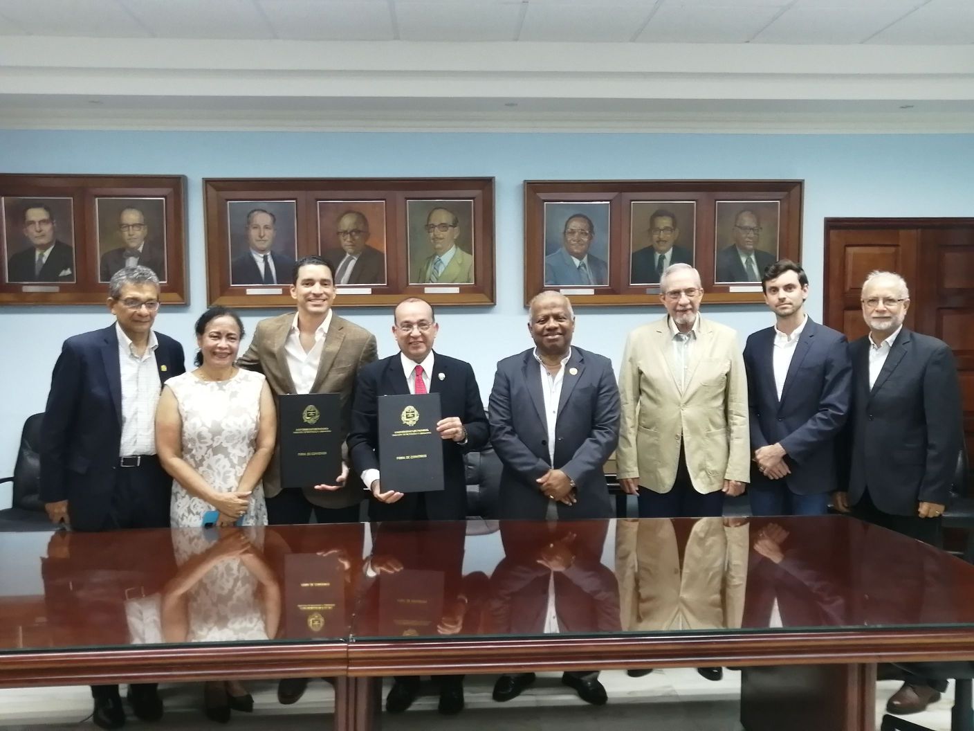 firma convenio universidad panama puerto baru (5)